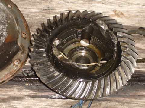 1989 Ford Bronco - Differential gears are severely damaged, indicating a mechanical failure.