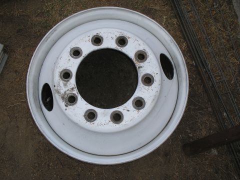 1999 Ford F-800 - wheel for sale