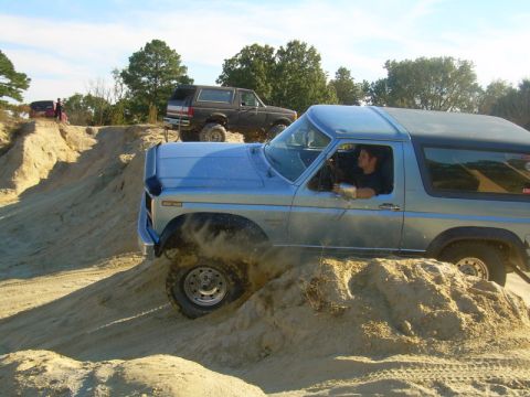 1989 Ford Mustang - bronco flexing
