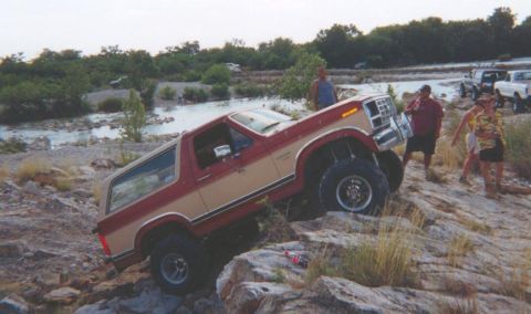 1986 Ford Bronco - Wheeling on the Frio 3