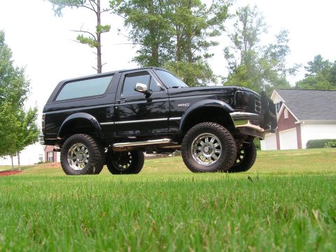1994 Ford Bronco - A pic I took in GA. On my way down to Mia. I stopped by my friend's house for some beers and some grub.