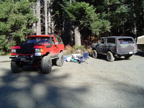 1978 Ford Bronco - Everyone loading up