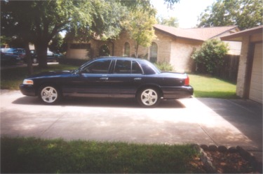 2002 Ford Crown Victoria photo