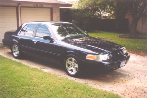 2002 Ford Crown Victoria photo