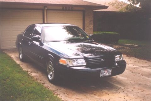 2002 Ford Crown Victoria photo
