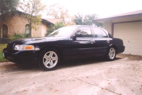2002 Ford Crown Victoria photo