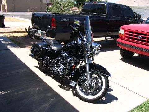 2006 Harley-Davidson FLH photo