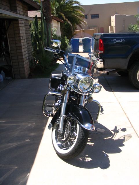 2006 Harley-Davidson FLH photo
