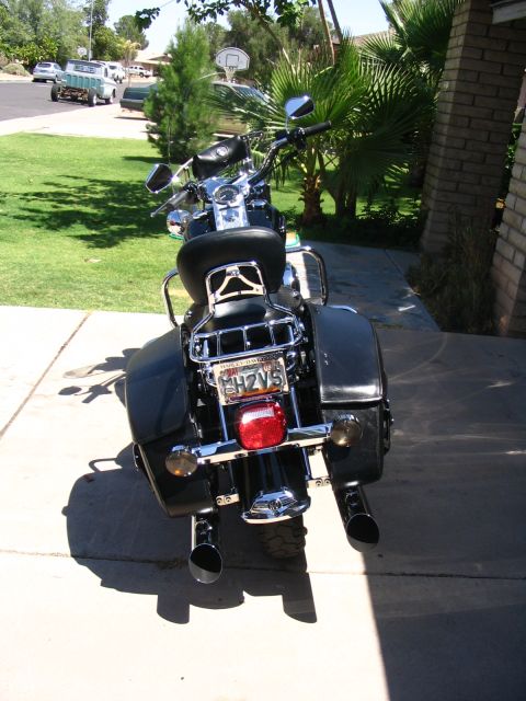 2006 Harley-Davidson FLH photo