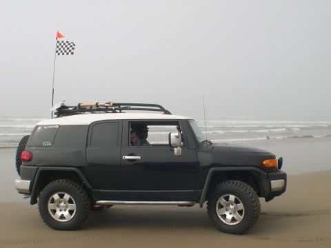 2007 Toyota FJ Cruiser - RicoVerde on da Beach!