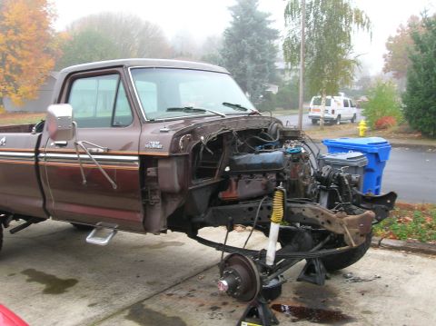 1978 Ford F-250 - The clip has been removed. Took me and a buddy about 45 minutes to get it off.