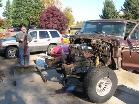 1978 Ford F-250 - Here comes the hoist.