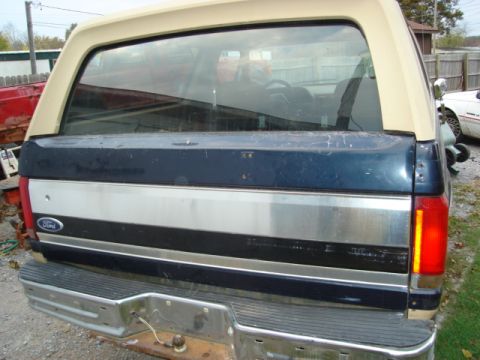 1990 Ford Bronco - back side