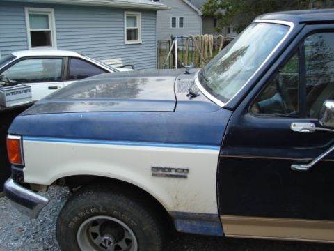 1990 Ford Bronco - drivers front