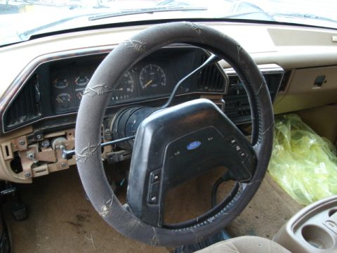 1990 Ford Bronco - dash all intact and works, steering column, same.
