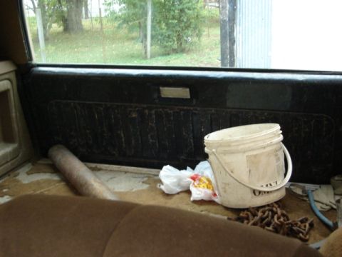 1990 Ford Bronco - back inside