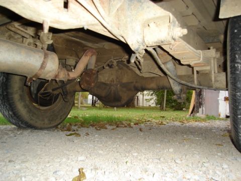 1990 Ford Bronco - under drivers side looking back