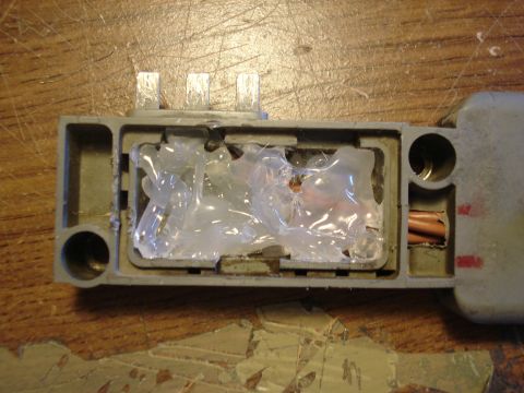 1986 Ford Bronco - After soldering cables, some hot glue