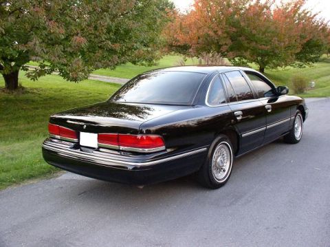 1997 Ford Crown Victoria - Lookin' fresh for homecoming