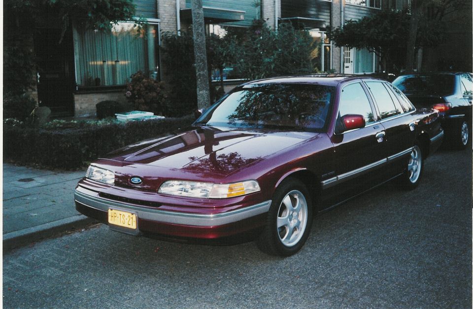 1992 Ford Crown Victoria “DutchVic”