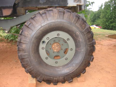 1980 Jeep CJ7 - 39.5 swampers and H1s