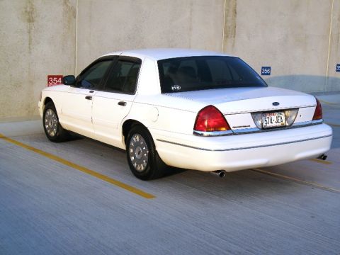 2003 Ford Crown Victoria photo