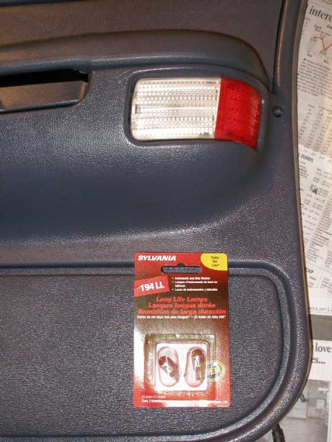 2001 Ford Crown Victoria - The OEM bulbs are 168s, but I used 194LL I had in the toolbox.
