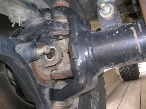 1985 Ford Bronco - my only carnage...spit u-joint cap out on the passenger side.