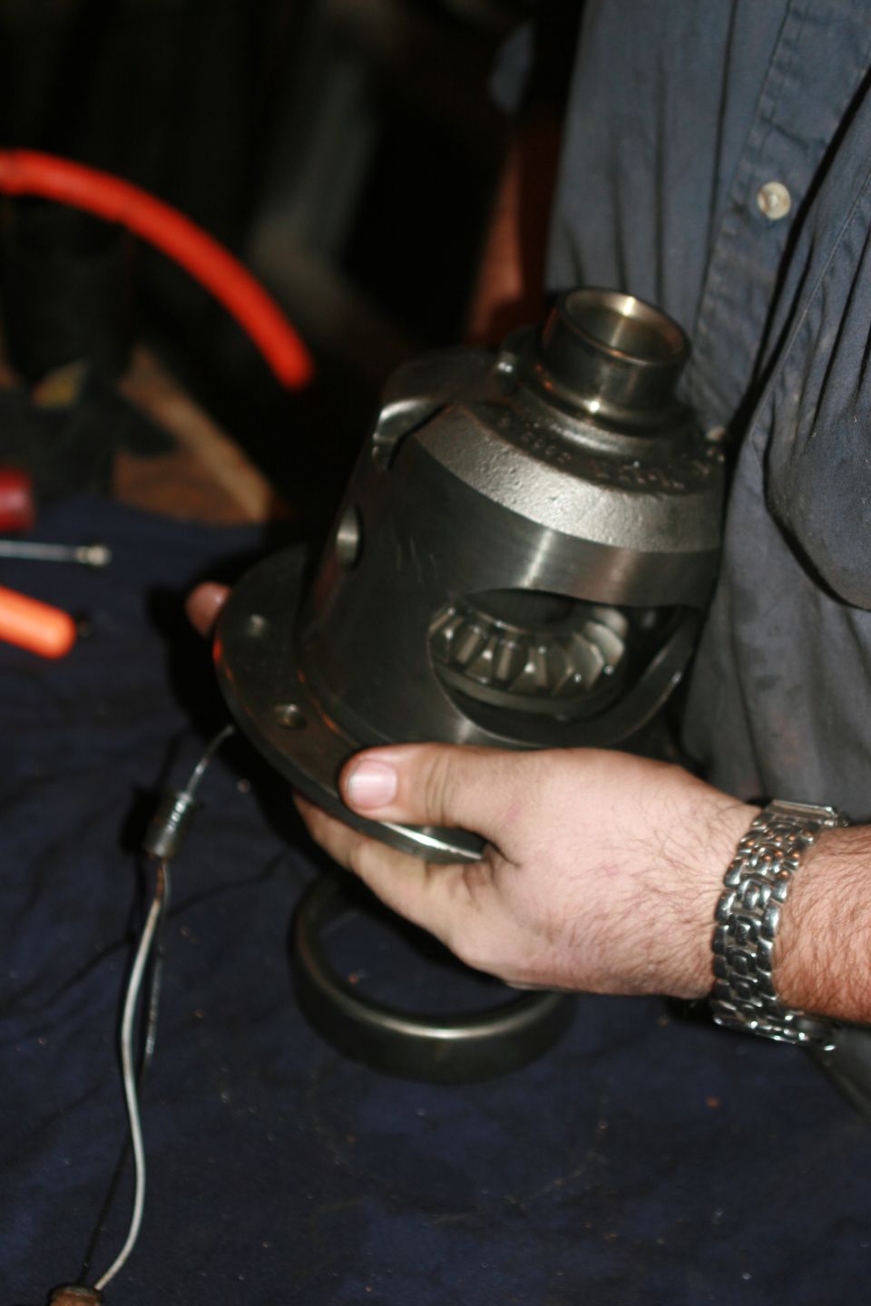 To remove the other side gear push it up from the bottom of the carrier.