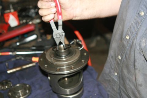 1990 Ford Bronco - Remove the snap ring.