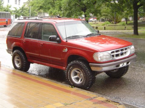 1996 Ford Explorer - ruedas nuevas