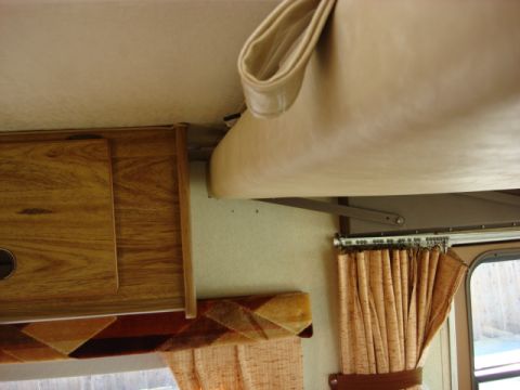 1983 Ford Bronco - Here is the drivers side bunk space