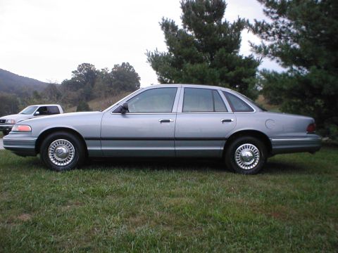 1997 Ford Crown Victoria photo