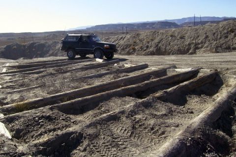 1994 Ford Bronco - Tried out some logs