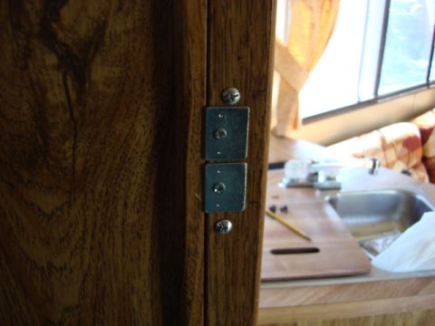 1983 Ford Bronco - here are the catches on the door they are just metal plates