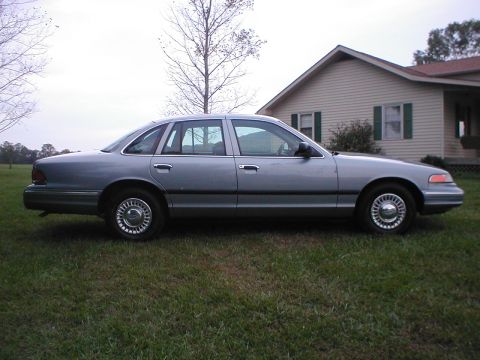 1997 Ford Crown Victoria photo
