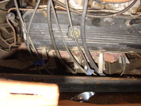 1983 Ford Bronco - here is the exhaust manifold pass side--it got a crack in it.