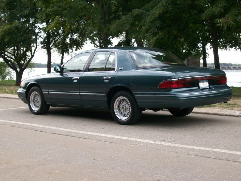 1995 Mercury Grand Marquis - Late summer 2007. Niagara Falls State Park, NY.