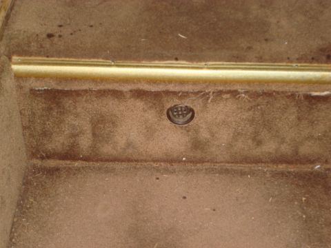 1983 Ford Bronco - this is the step toolbox it has a broken latch system. here it is at the start.