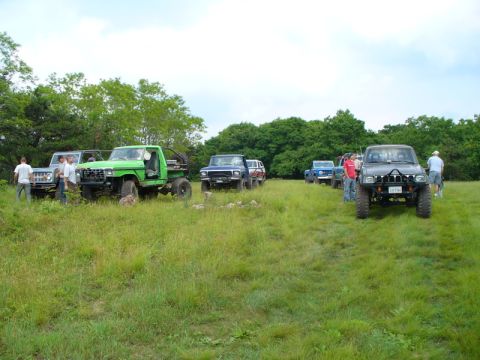 1978 Ford Bronco - the field at the top of Potts mtn.