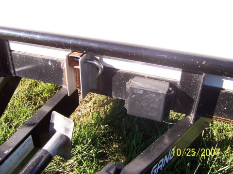 1995 Ford Bronco - Close-up of a trailer hitch assembly with visible wiring and a date stamp of 10/25/2007.