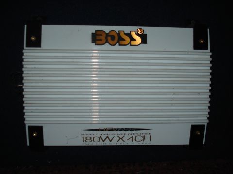 1986 Ford Bronco - BOSS MOSFET HIGH POWER AMPLIFIER 180W X 4CH TWO OHM STABLE STEREO.