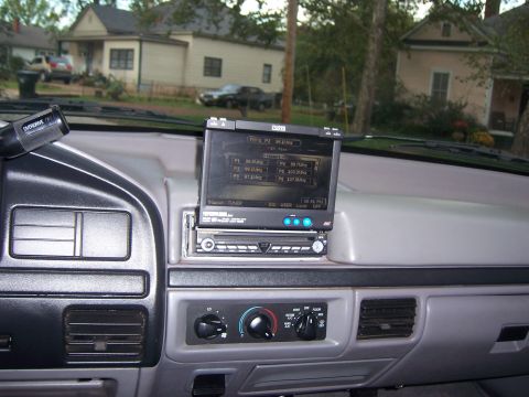 1996 Ford Bronco - got to keep it pimpin for the ladies.