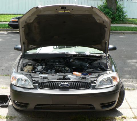 2004 Ford Taurus photo