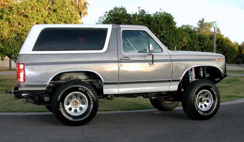 1980 Ford Bronco - This lifted 1980 Ford Bronco features aftermarket suspension and wheels.