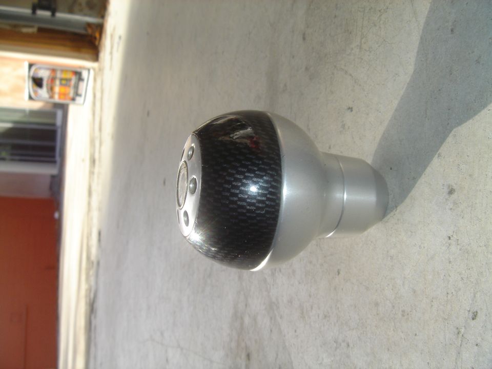 MOMO Shift Knob