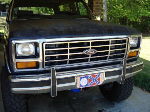 1984 Ford Bronco - The grille and headlight design indicate this Ford Bronco is from the early 1980s, not 1984.