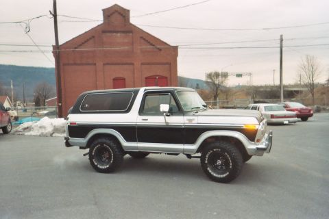 1995 Ford Bronco - my old truck