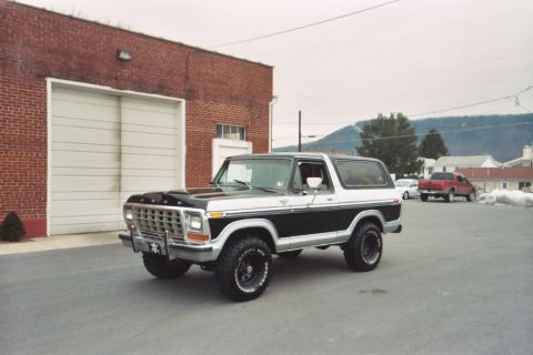 1995 Ford Bronco - after my nephew cleaned it for me