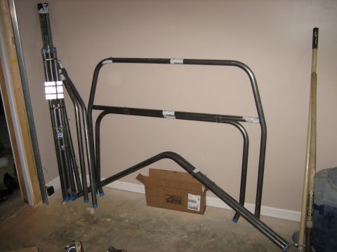 1996 Ford Bronco - S&W racecars 10pt cage w/family bars.
